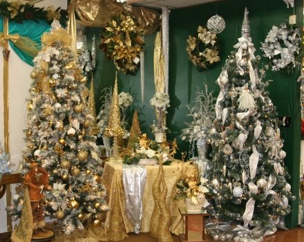 White Christmas Scene - Visser's Florist in Orange County