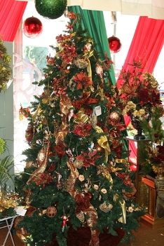 Christmas Tree - Visser's Florist