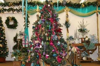 Christmas Tree - Visser's Florist