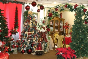 Christmas Scene - Visser's Florist