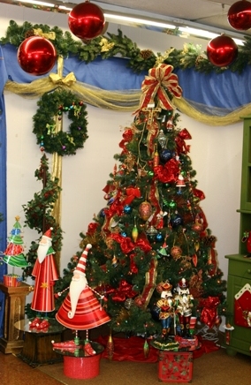 Christmas Tree - Visser's Florist in Anaheim, CA